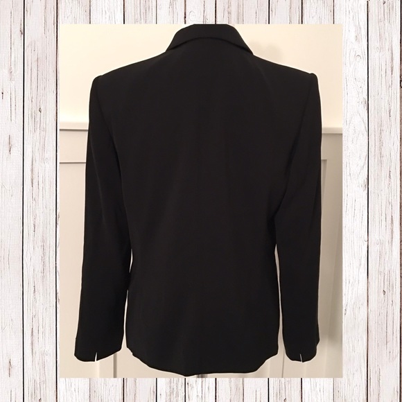 Liz Claiborne Collection Black full-zip jacket. - Picture 2 of 4